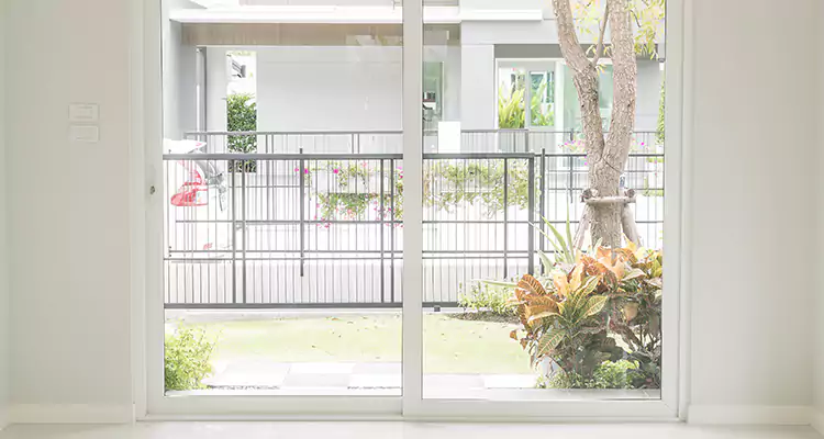 Balcony Screen Door Repair in Hunters Creek, FL