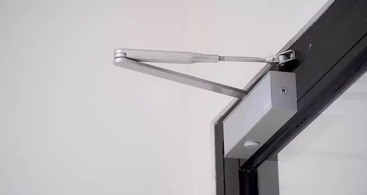 Screen Door Closer Installation in Hunters Creek, FL