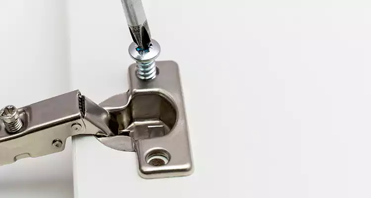 Screen Door Hinge Repair in Hunters Creek, FL