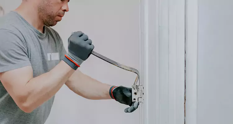 Cracked Door Jamb Repair in Hunters Creek, FL