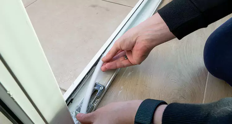 Garage Door Off Track Repair in Hunters Creek, FL