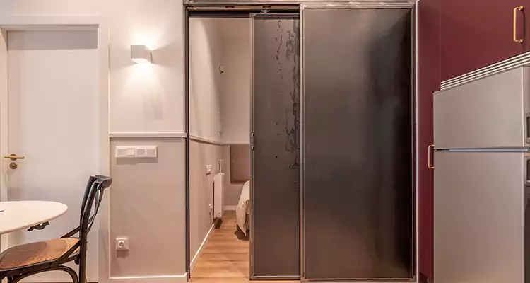 We Fix Closet Sliding Door in Hunters Creek, FL