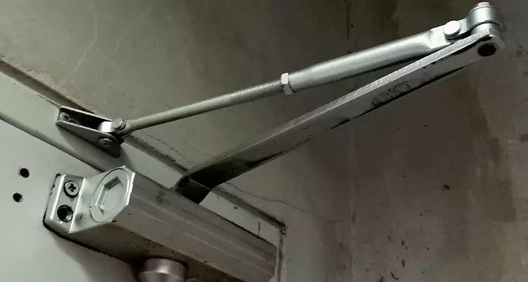 Door Closer Oil Leak Repair in Hunters Creek, FL