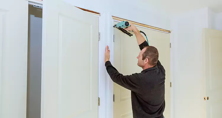 Top Rated Door Fixing ServiceFixing Garage Door Track in Hunters Creek, FL
