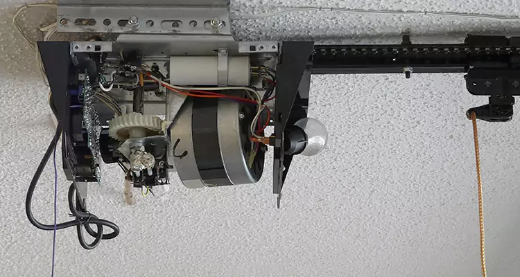 Garage Door Motor Replacement in Hunters Creek, FL