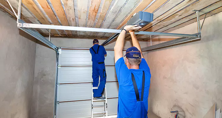 Garage Door Opener Technician in Hunters Creek, FL