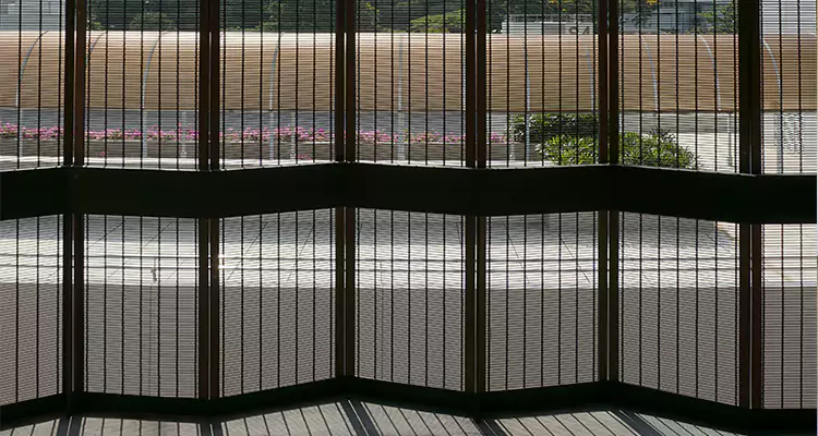 Front Screen Door Repair in Hunters Creek, FL