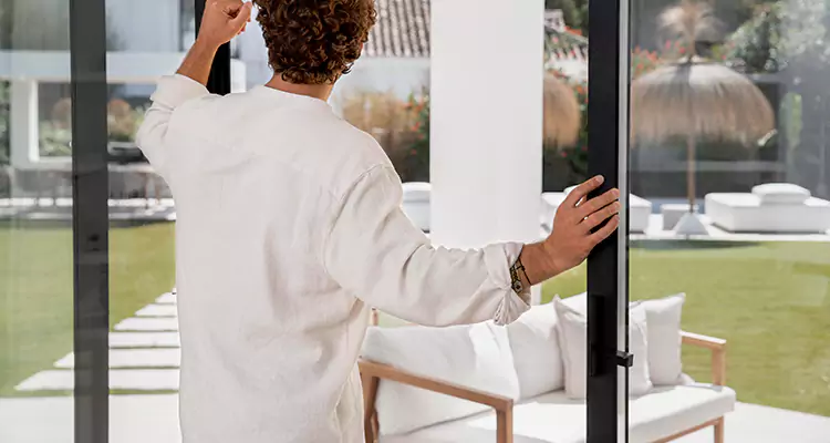 Fix Backyard Sliding Door Hard To Operate in Hunters Creek, FL