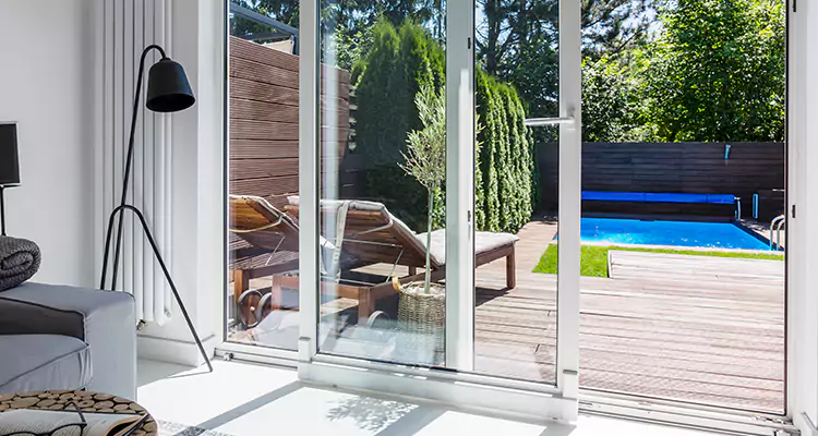 Fixing A Sliding Screen Door Roller in Hunters Creek, FL